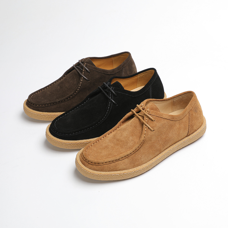 Adidași bărbați - partea superioară din nubuk de vită, talpă din cauciuc, șireturi, înălțime joasă (partea superioară din nubuk de vită; înălțime joasă; șireturi; talpă cauciuc)