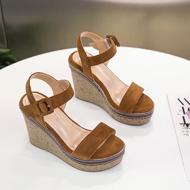 Pántos szandál velúr felsőrésszel, csat-zárás, poliuretán talp, rendkívül magas sarok (>8 cm)