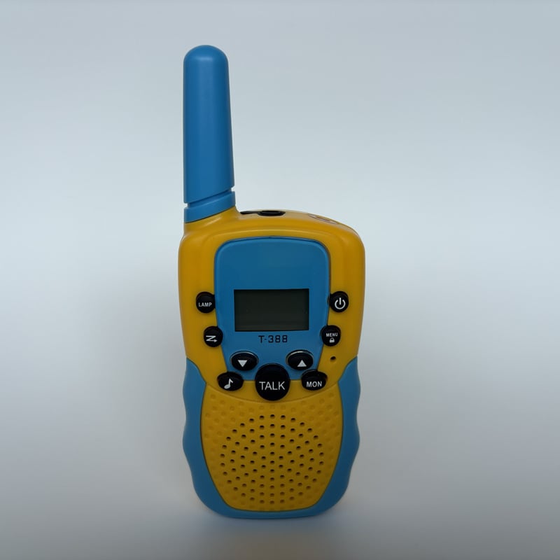 Detské walkie-talkie T-388, 400-470MHz, 0,5W, dosah 1,5–3km, 4× AA batérií, s displejom