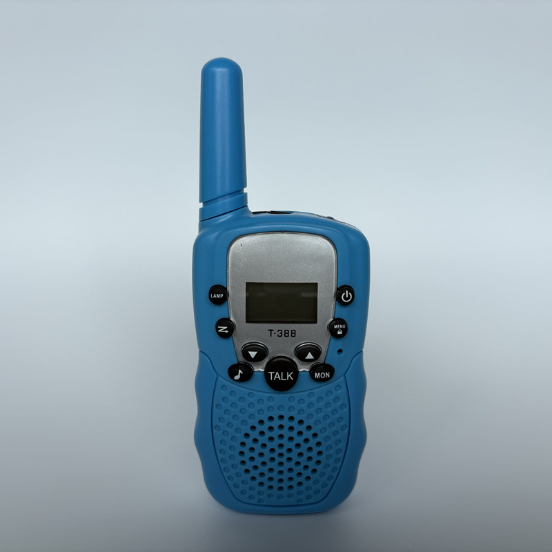 Detské walkie-talkie T-388, 400-470MHz, 0,5W, dosah 1,5–3km, 4× AA batérií, s displejom