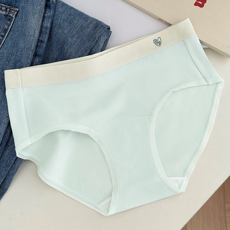 Női lélegző pamut alsónemű, középmagas derék, kötött anyag, 100% pamut az ágyék területén, fő anyag 90–95% pamut