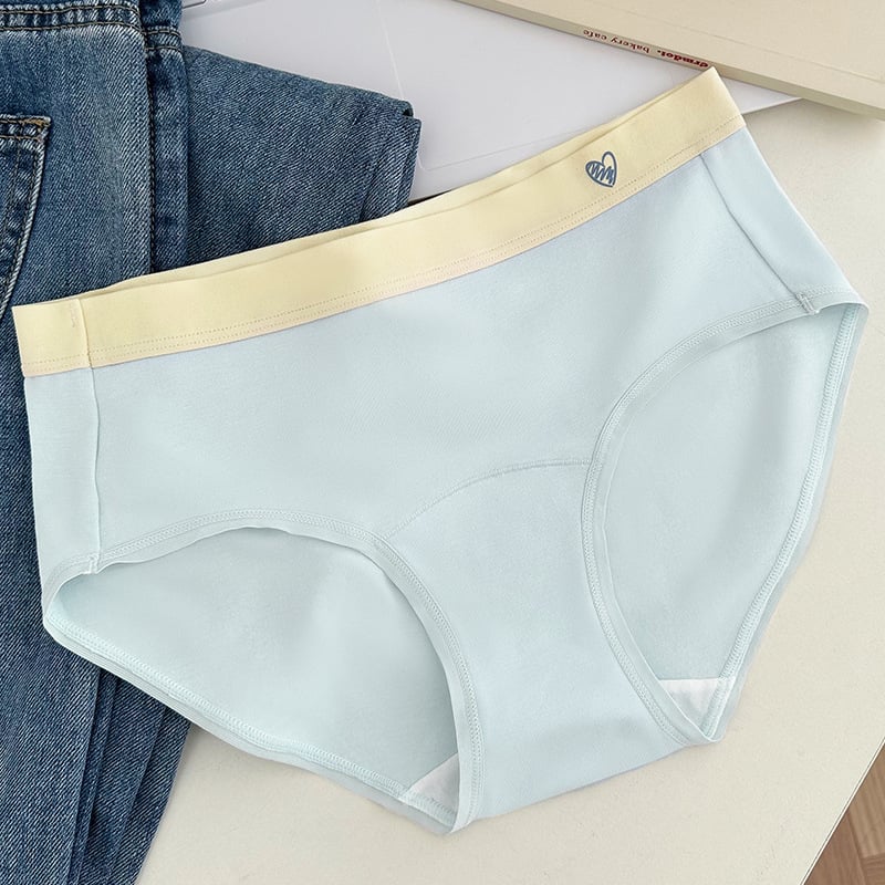 Női lélegző pamut alsónemű, középmagas derék, kötött anyag, 100% pamut az ágyék területén, fő anyag 90–95% pamut