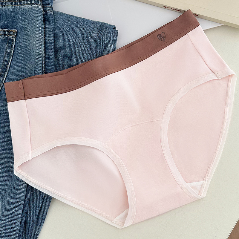 Női lélegző pamut alsónemű, középmagas derék, kötött anyag, 100% pamut az ágyék területén, fő anyag 90–95% pamut