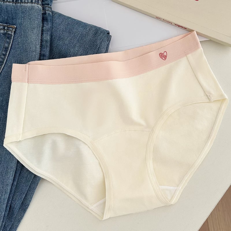 Női lélegző pamut alsónemű, középmagas derék, kötött anyag, 100% pamut az ágyék területén, fő anyag 90–95% pamut