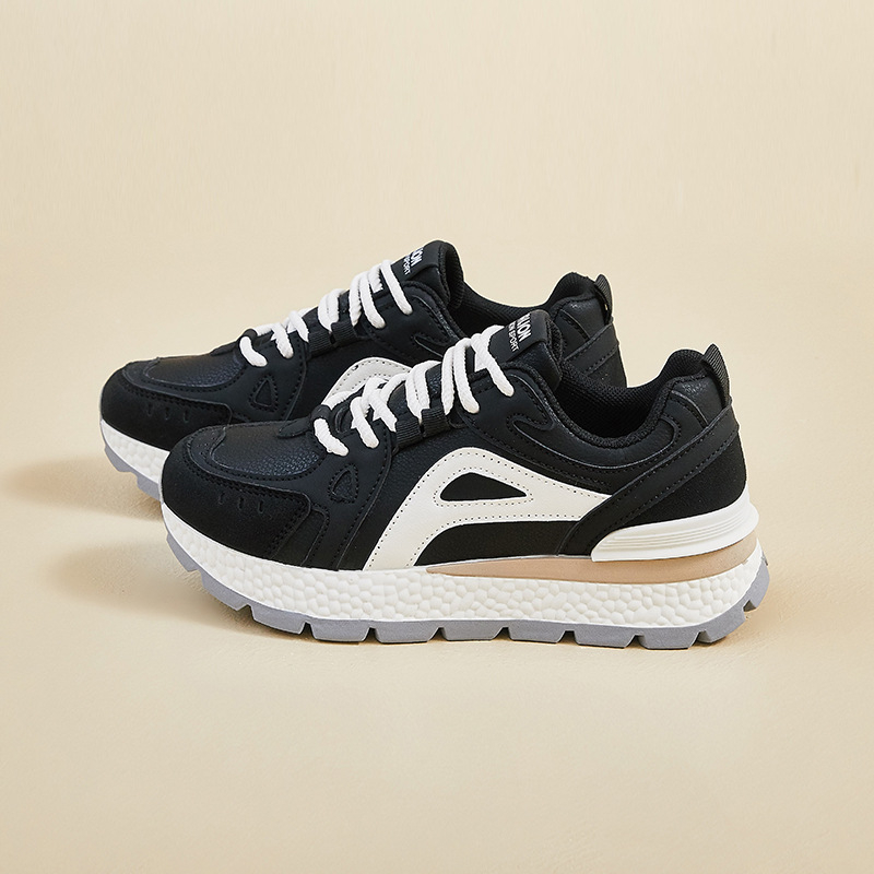 Ženske dad shoes, gornji dio od sintetičke kože, niski kroj, zaobljeni vrh, vezanje šnurkama