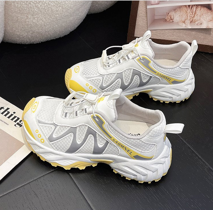 Ženske tenisice stil dad shoes, lagane i prozračne, gornji dio od mrežice i prave koze, debeli gumeni potplat, povećavaju visinu, vezanje