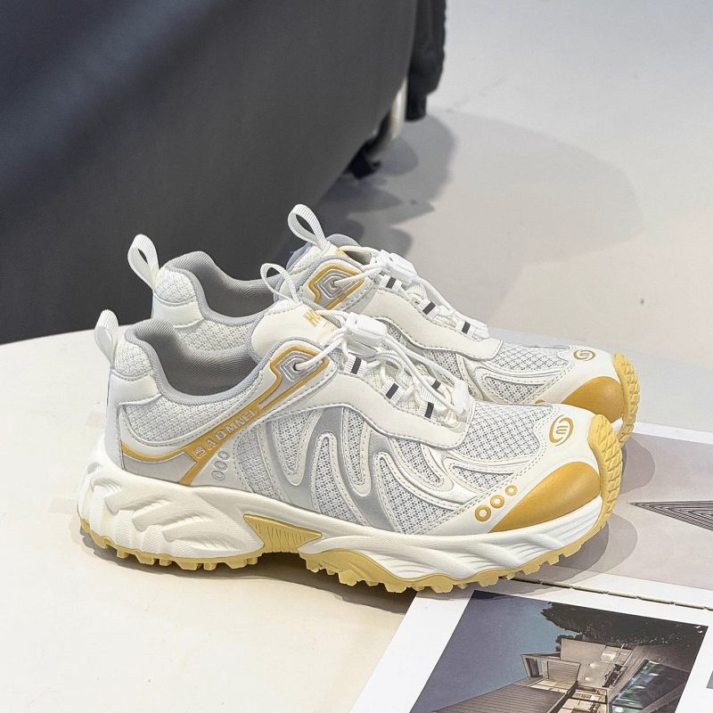 Ženske tenisice stil dad shoes, lagane i prozračne, gornji dio od mrežice i prave koze, debeli gumeni potplat, povećavaju visinu, vezanje