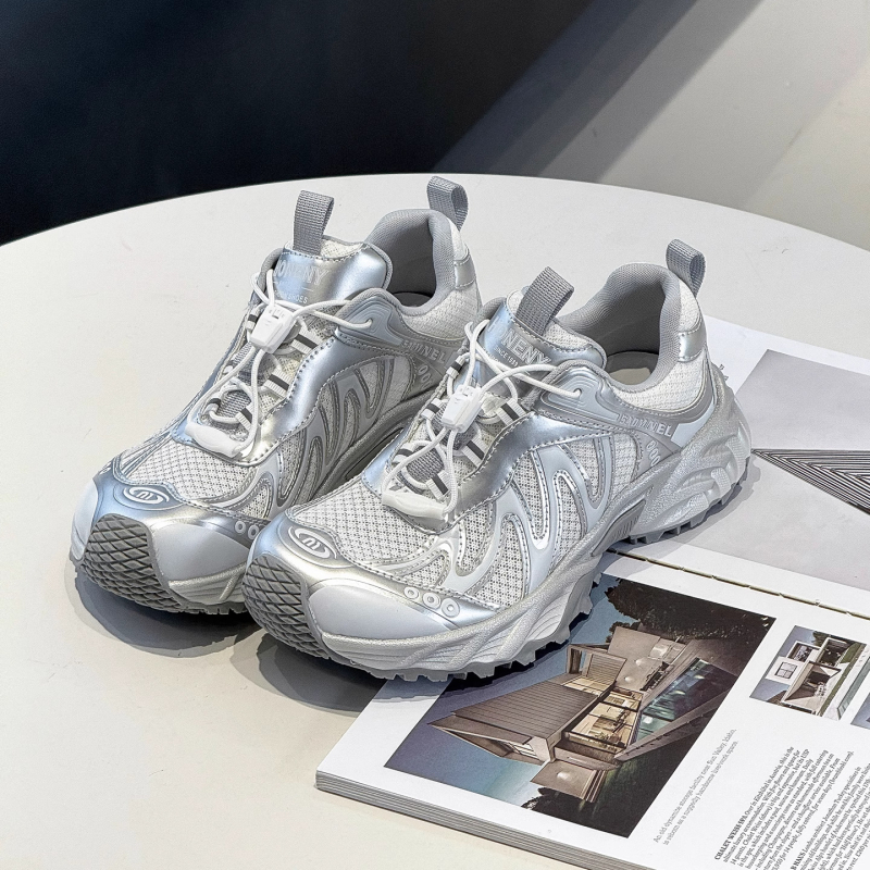 Ženske tenisice stil dad shoes, lagane i prozračne, gornji dio od mrežice i prave koze, debeli gumeni potplat, povećavaju visinu, vezanje