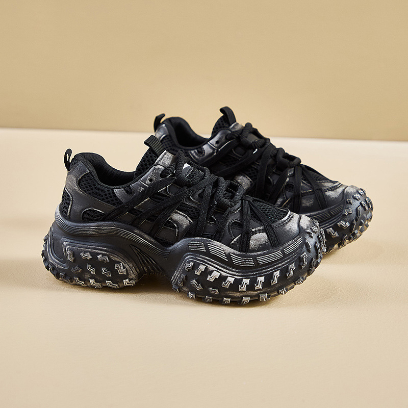 Ženske tenisice tipa dad shoes s debelim potplatom za povećanje visine; gornji dio PU+ mreža; prednje vezivanje; potplat od gume injekcijskog kalupa; svakodnevna upotreba