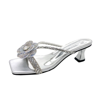 Дамски сандали с цветя от кристали, открит пръст, квадратен връх, дебел ток 6–8 cm, PU горна част, гумена подметка (лято 2025)