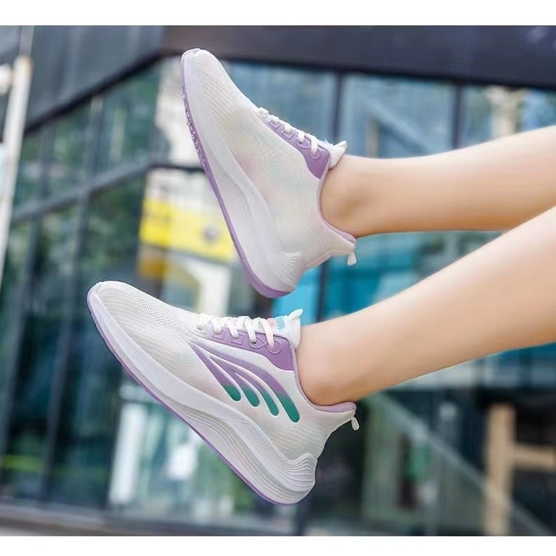 Ženske sportke tenisice za svakodnevnu upotrebu s Flyknit gornjim dijelom, prozračna mrežasta unutrašnjost, lagana EVA ulošak, tehnologija injekijske potplatu, zaobljena nosnica