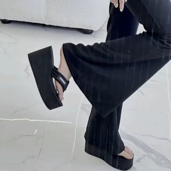 Denim platform sandale s debelim potplatom i visokim petama, okrugla prednja, gornji i unutarnji dio od super vlakana, đon od smjese materijala, ljeto 2025