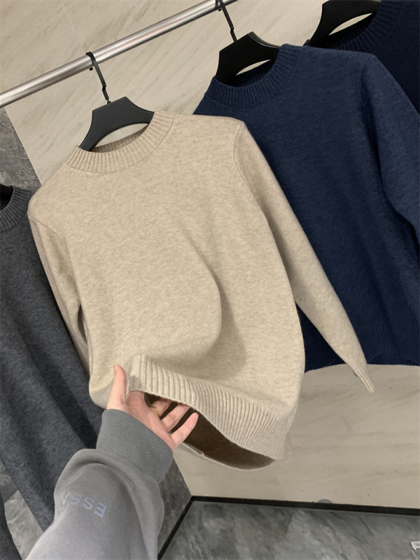 Ανδρικός μινιμαλιστικός πλεκτός πουλόβερ με στρογγυλό λαιμό, μακριά μανίκια, διαπνέουσα πολυεστερική μείξη 40%