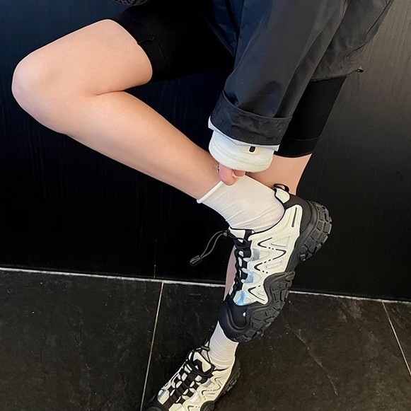 Sandale sport cu șiret frontal, talpă din cauciuc, vârf rotund, material superior și interior din fibră super, vară 2025