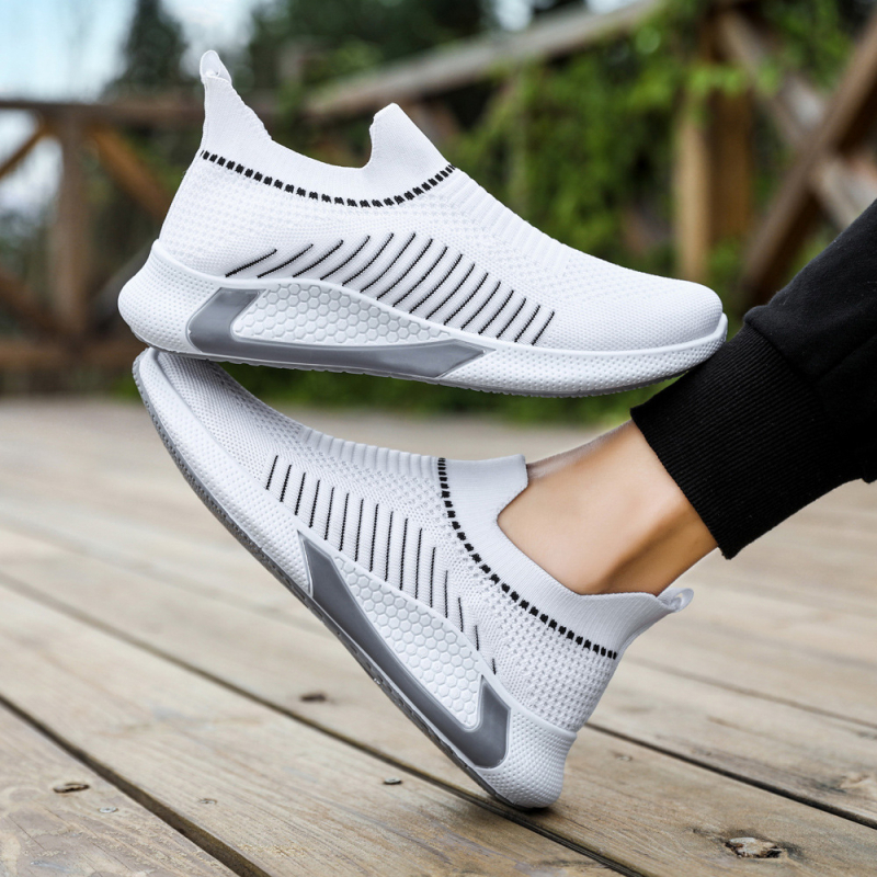 Muške Slip-On tenisice s prozračnim mrežastim gornjim dijelom, gumom potplatom, ravna peta