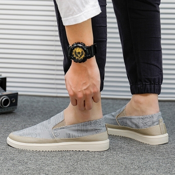 Muške prozračne ljetne slip-on tenisice od platna, okrugli nos, platnena gornja stranica, niski profil, gumena potplat