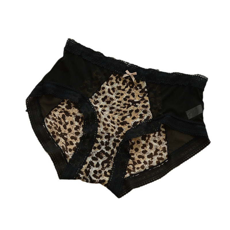 Ženske čipkaste gaćice s leopard uzorkom, srednje visoke talije, prozračne, pamučna podstava.