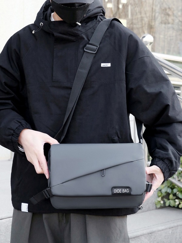 Yu Qiao Crossbody torba velike kapacitete za muškarce — vodootporna, ultra lagana, s zaštitom od krađe, proširiva
