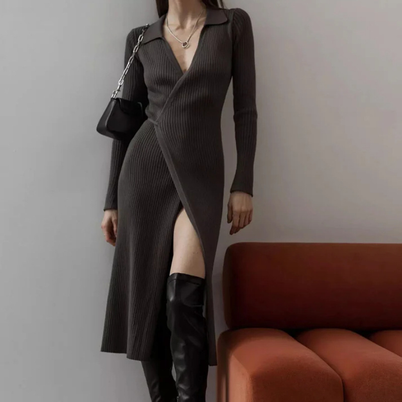 Hepburn stil haljina-sviter s dubokim V izrezom, uski kroj, duga duljina, poliester