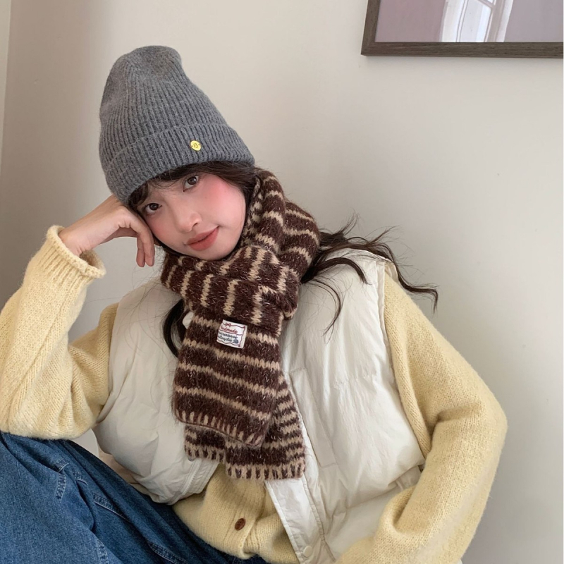 Šal od vunene pređe s warp-knit tehnikom, zadržava toplinu zimi, stil influencerice