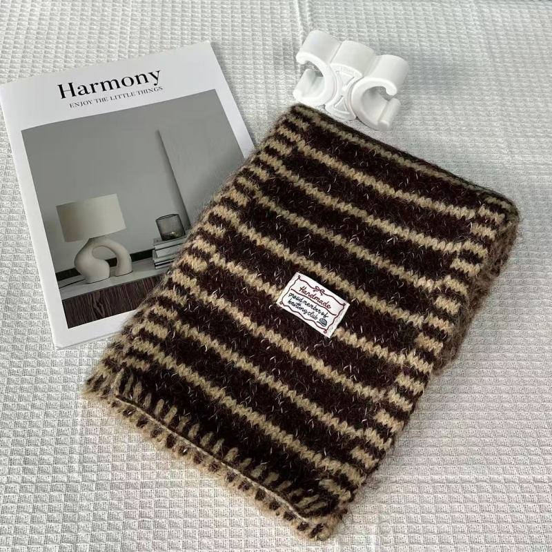Šal od vunene pređe s warp-knit tehnikom, zadržava toplinu zimi, stil influencerice