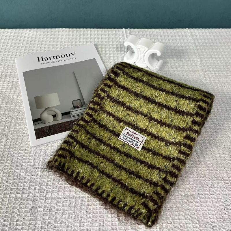 Šal od vunene pređe s warp-knit tehnikom, zadržava toplinu zimi, stil influencerice