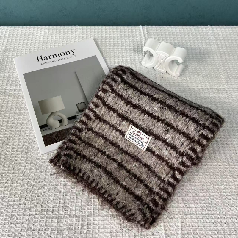 Šal od vunene pređe s warp-knit tehnikom, zadržava toplinu zimi, stil influencerice