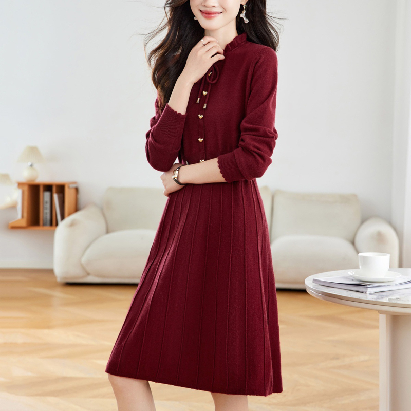 Kötött ruha deréknál fodrokkal, hálós anyag, poliiszter legfeljebb 30%, etnikus stílus, középmagas hossz, téli 2025