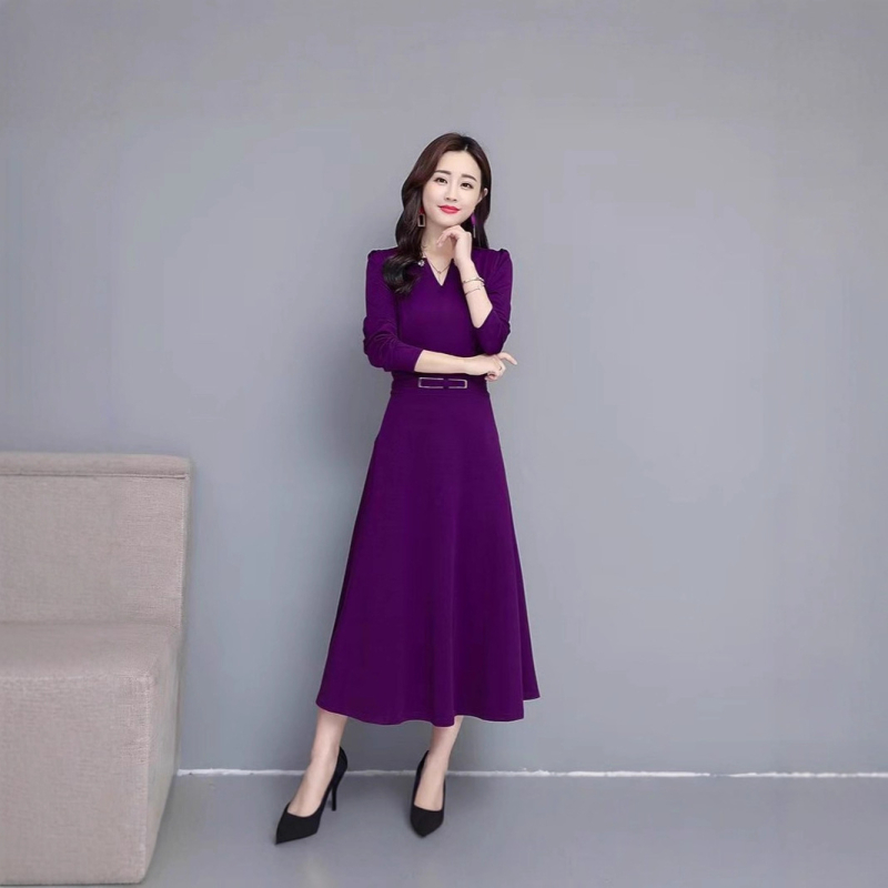 Női poliészter ruha, őszi 2025 kollekció, középméret hossz, hosszú ujjú, elegáns munkahelyi stílus, panelos dizájn, szövet összetétel 80-90% poliészter