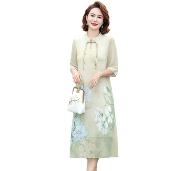 Qipao ruha, kínai stílusú, irodalmi retro, Nyár 2025, Ice Silk mikroszálas keverék 70–80%, bambusz rost 30–50%, hossz 80 cm