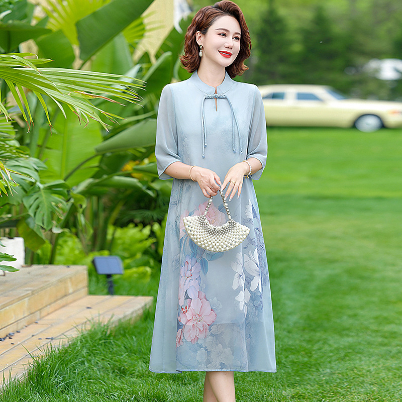 Qipao ruha, kínai stílusú, irodalmi retro, Nyár 2025, Ice Silk mikroszálas keverék 70–80%, bambusz rost 30–50%, hossz 80 cm