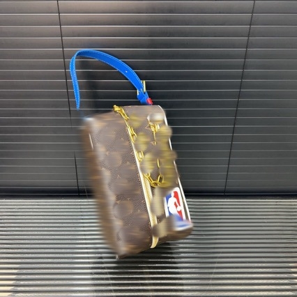 Muška kožna clutch torba, vodootporna, uzorak s slovima, podstava od platna, proljeće 2025