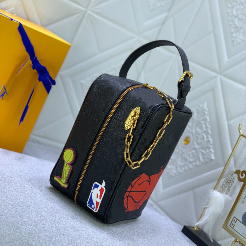 Muška kožna clutch torba, vodootporna, uzorak s slovima, podstava od platna, proljeće 2025