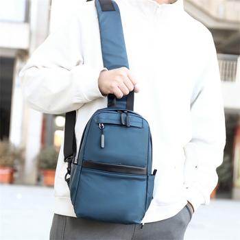 Geantă crossbody pentru bărbați, material din piele, pentru călătorii de afaceri, incapere pentru laptop de 8 inch, căptușeală poliester