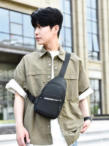 Muška crossbody torba (urban minimalist stil; Oxford tkanina; prozračna; podstava od poliestera; uzorak slova)