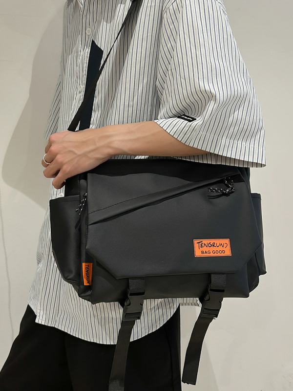 Geantă crossbody din canvas pentru bărbați - impermeabilă, ultraușoară, căptușeală din nailon, pentru călătorii de recreere, stil Harajuku retro