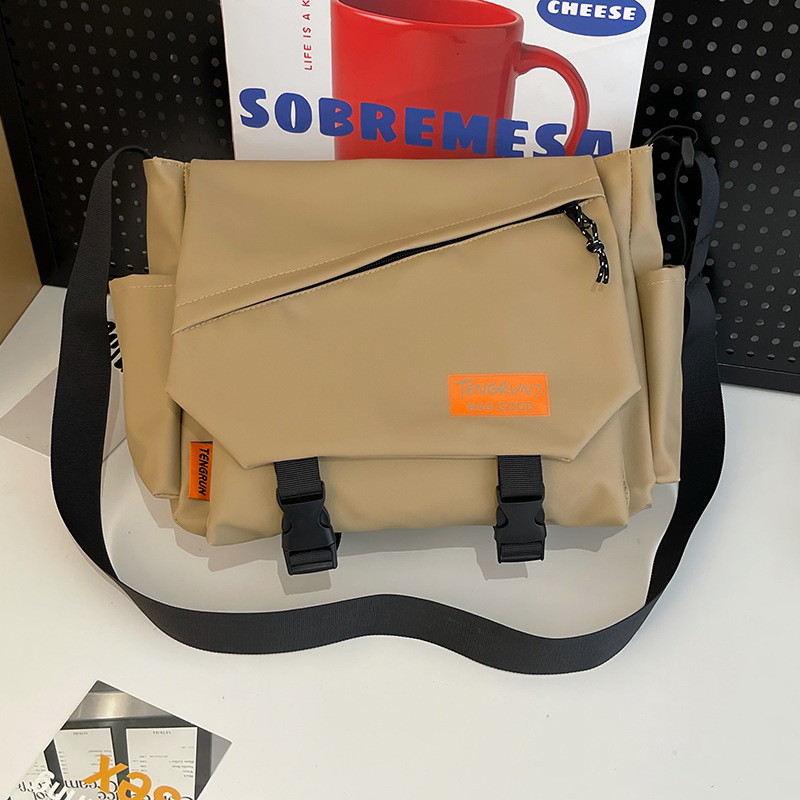 Geantă crossbody din canvas pentru bărbați - impermeabilă, ultraușoară, căptușeală din nailon, pentru călătorii de recreere, stil Harajuku retro