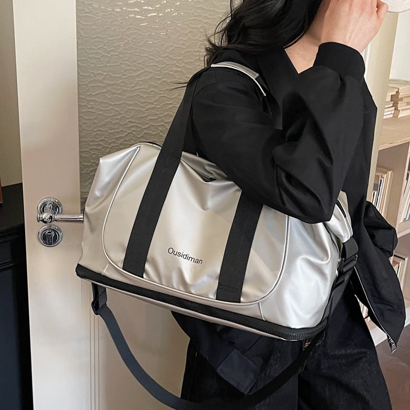 Geantă de călătorie cu capacitate mare pentru escapade scurte, ușoară, impermeabilă, unisex; material PU; căptușeală poliester; volum 20–35 L; funcții: ultra ușoară, protecție a coloanei, separare uscat-umed