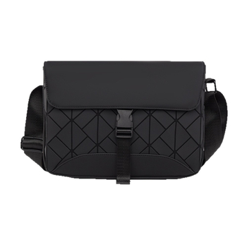Muška crossbody torba, membranski materijal, vodootporna, olakšava nošenje, street style, jesen 2025