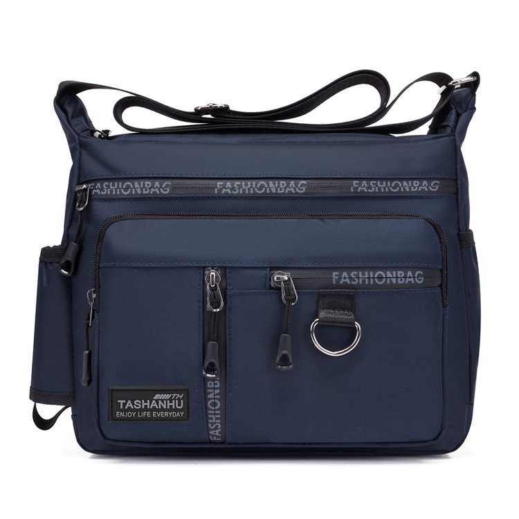 Muška crossbody torba, velika kapaciteta, vodootporan najlon, više džepova sa zatvaračima, zatvaranje na zatvarač, unutarnji džep sa zatvaračem, jedna naramenica, mekani držač