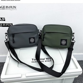 Geantă crossbody pentru bărbați din canvas (Stil street fashion, Model cu litere, Căptușeală din poliester, Compatibil cu laptop de 8 inch)