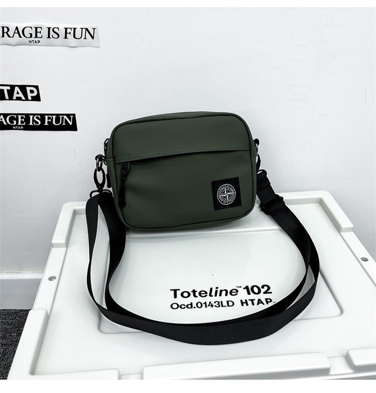 Geantă crossbody pentru bărbați din canvas (Stil street fashion, Model cu litere, Căptușeală din poliester, Compatibil cu laptop de 8 inch)