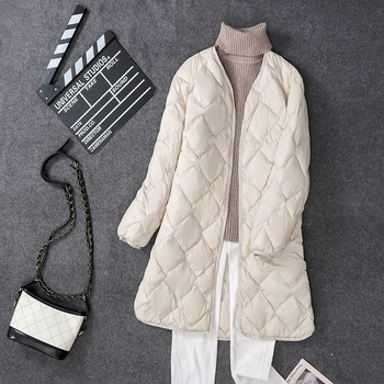 Dámska bunda s perím, bez goliera, s V-krkom, Chenille tkanina, výplň: biele kačacie perie, obsah peria 51–55%, ultra krátka dĺžka ≤40 cm, bez rukávov