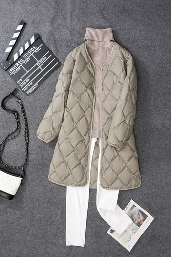 Dámska bunda s perím, bez goliera, s V-krkom, Chenille tkanina, výplň: biele kačacie perie, obsah peria 51–55%, ultra krátka dĺžka ≤40 cm, bez rukávov