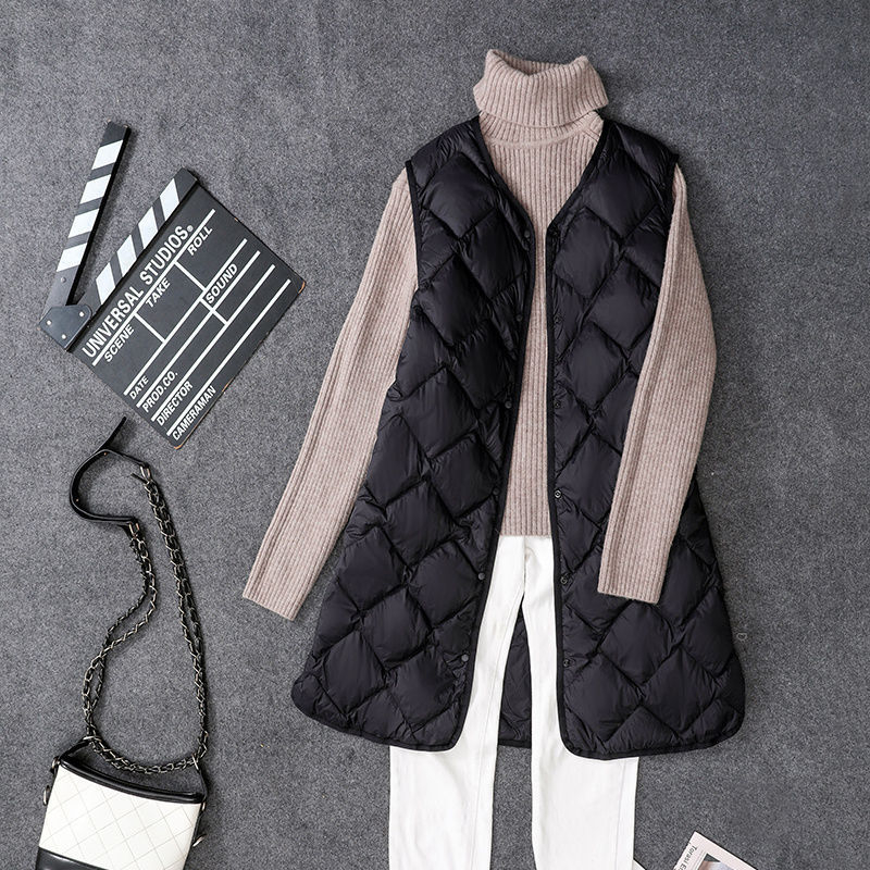 Dámska bunda s perím, bez goliera, s V-krkom, Chenille tkanina, výplň: biele kačacie perie, obsah peria 51–55%, ultra krátka dĺžka ≤40 cm, bez rukávov