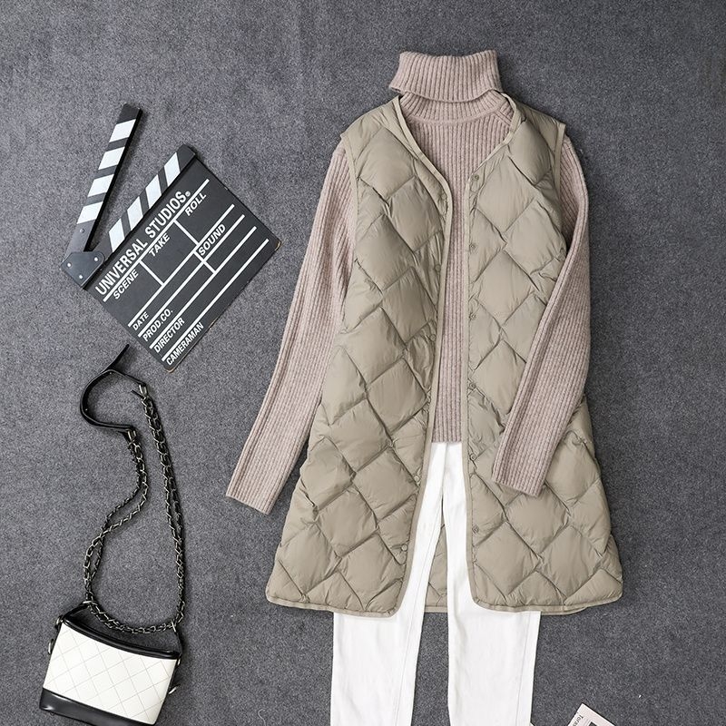 Dámska bunda s perím, bez goliera, s V-krkom, Chenille tkanina, výplň: biele kačacie perie, obsah peria 51–55%, ultra krátka dĺžka ≤40 cm, bez rukávov