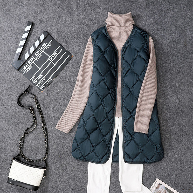 Dámska bunda s perím, bez goliera, s V-krkom, Chenille tkanina, výplň: biele kačacie perie, obsah peria 51–55%, ultra krátka dĺžka ≤40 cm, bez rukávov