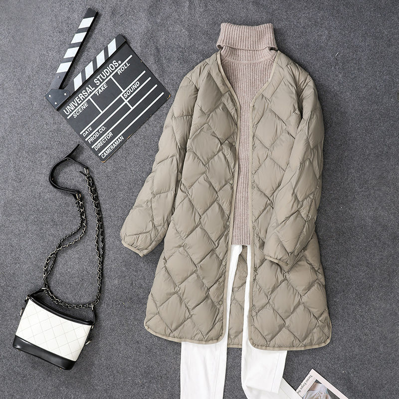 Dámska bunda s perím, bez goliera, s V-krkom, Chenille tkanina, výplň: biele kačacie perie, obsah peria 51–55%, ultra krátka dĺžka ≤40 cm, bez rukávov