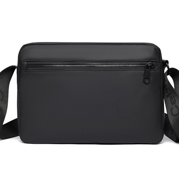Muška crossbody torba za rekreacijska putovanja - PU materijal, vodootporna, ultra lagana, podstava od poliester-pamuk