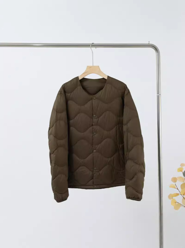 Ανδρικό μπουφάν με γέμισμα από πούπουλα πάπιου, 650 γέμισμα, λεπτό, εξωτερικό ύφασμα νάιλον και επένδυση νάιλον, liner σε στυλ Κορέας, κούμπωμα μονόσπαστο (-5°C έως 0°C)